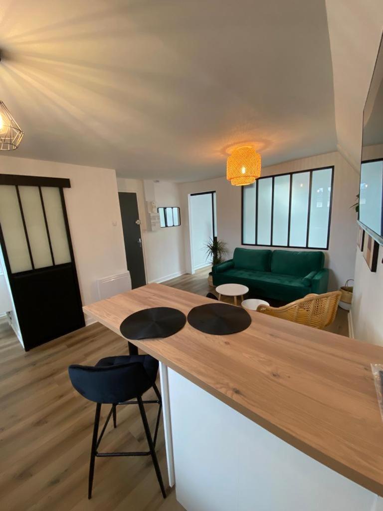 Au Coeur De Ville Laval  Room photo