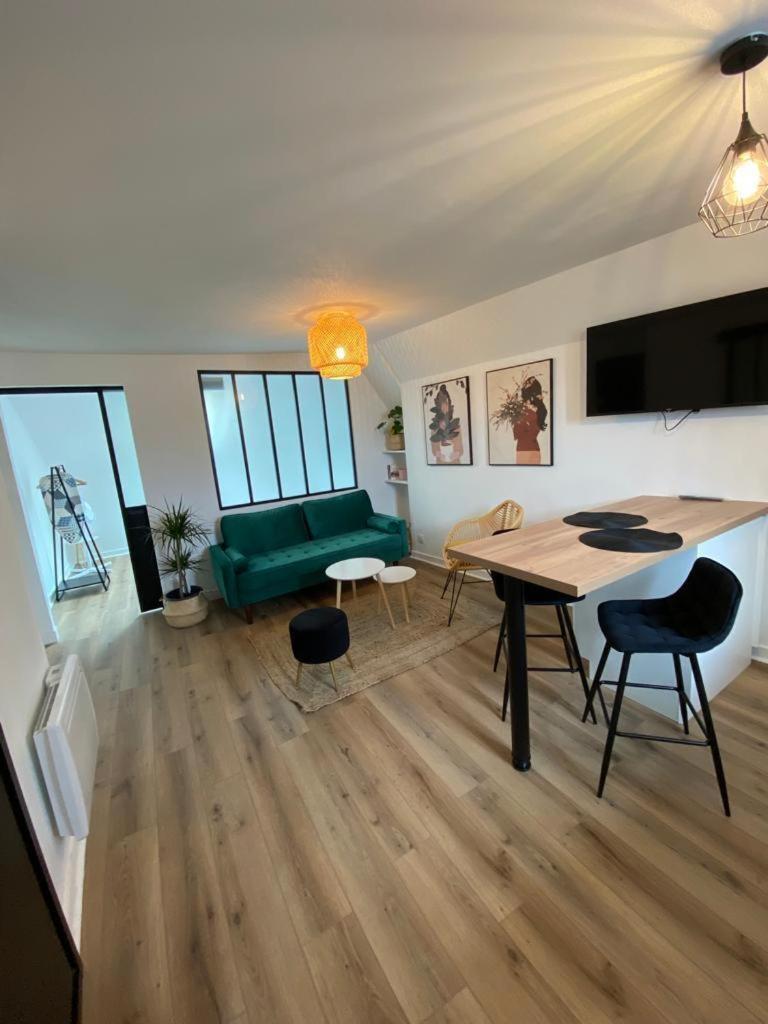 Au Coeur De Ville Laval  Room photo