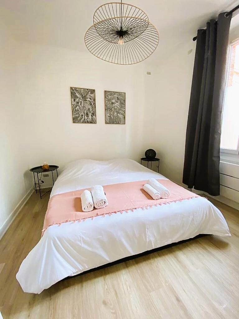 Au Coeur De Ville Laval  Room photo